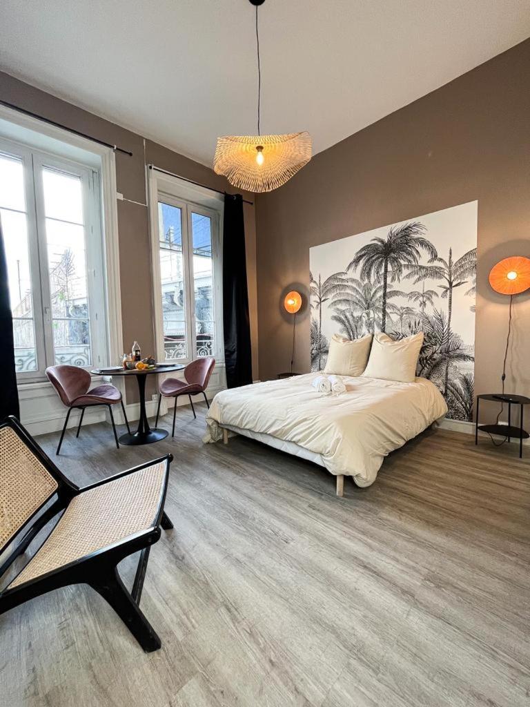 Suite Petraa Lyon Bagian luar foto
