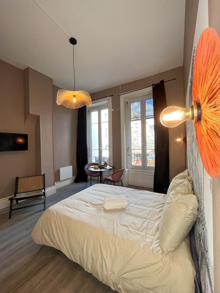 Suite Petraa Lyon Bagian luar foto
